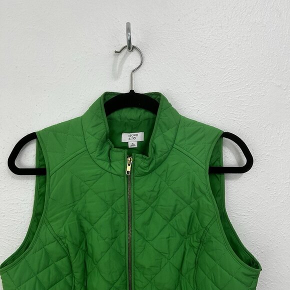Crown & Ivy Women's Quilted Vest Size M Green Zip Snap Adjustable Classic - Picture 2 of 8